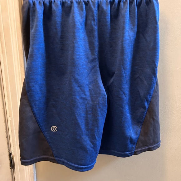 Champion shorts - Picture 2 of 3